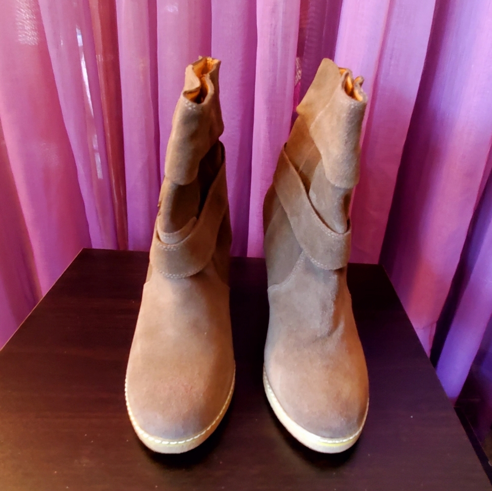 Mid Calf Suede Boots